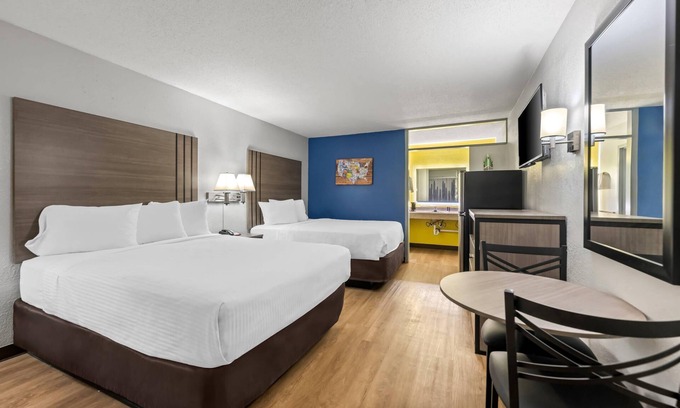 Carlsbad Hotel | Econo Lodge Carlsbad Caverns Area