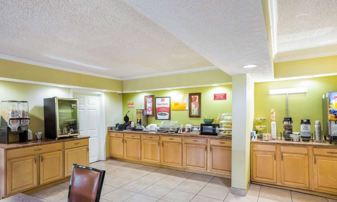 Huntington Hotel | Econo Lodge Huntington - Barboursville University Area