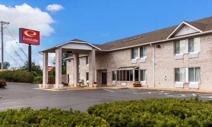 Fairview Heights Hotel | Econo Lodge Inn & Suites Fairview Heights St Louis