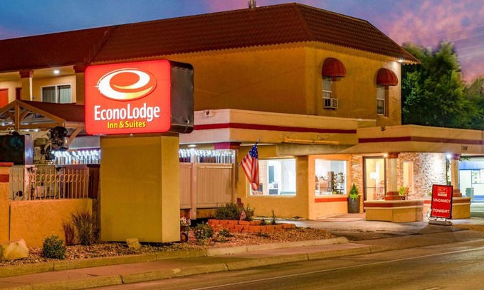 Durango Hotel | Econo Lodge Inn & Suites Durango