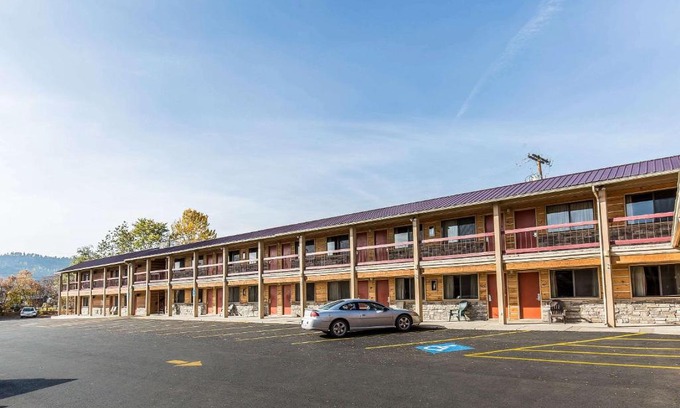 Kalispell Hotel | Econo Lodge Inn & Suites Kalispell - Glacier National Park Gateway