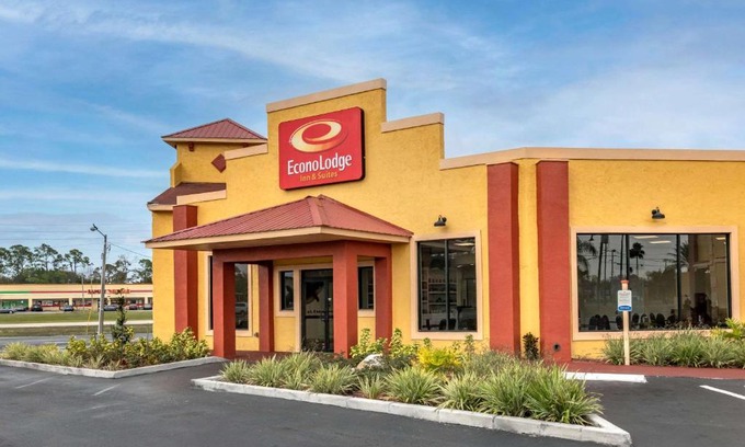 Kissimmee Hotel | Econo Lodge Inn & Suites Maingate Central