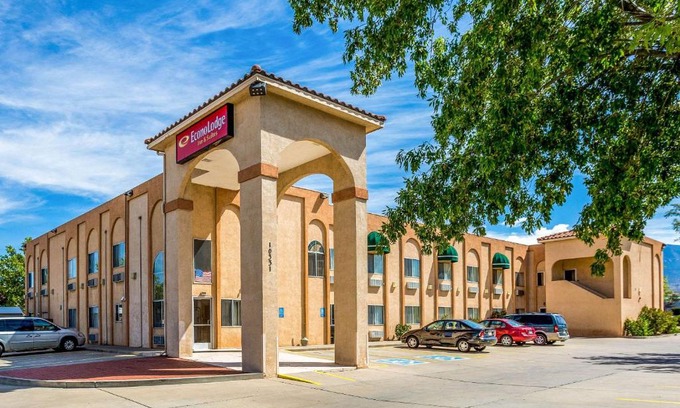 Princess Jeanne Hotel | Econo Lodge Inn & Suites Albuquerque East I-40 Eubank Exit