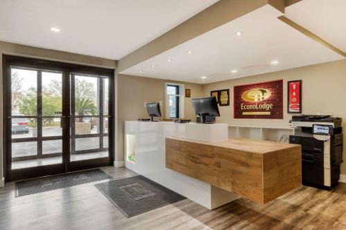 North Charleston Cabin | Econo Lodge North
