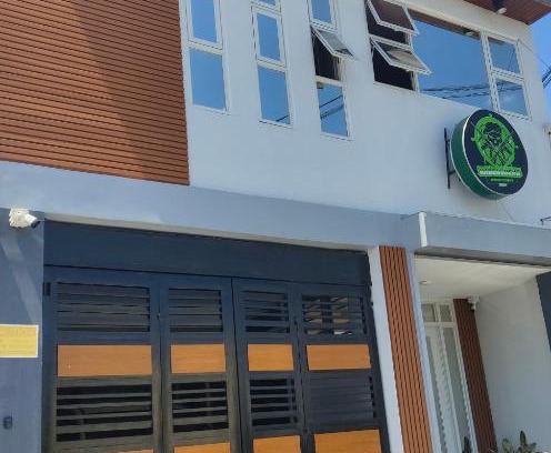 Bacolor House | Eddie's Value Room for Practical Group Stay in downtown San Fernando