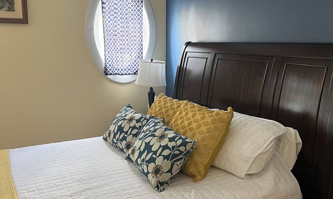 Berkeley Springs House | Eddies Place LLC