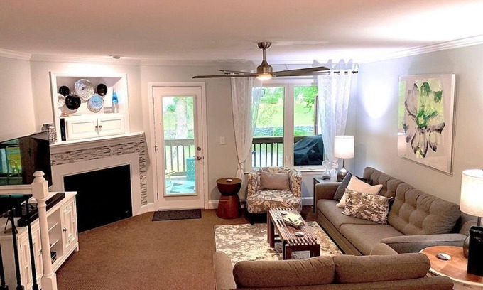 Helen Condo | Edelweiss River Haus on the river and close to everything in Helen