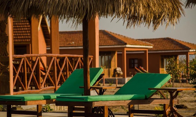 Miandrivazo Hotel | EDEN DE LA TSIRIBIHINA
