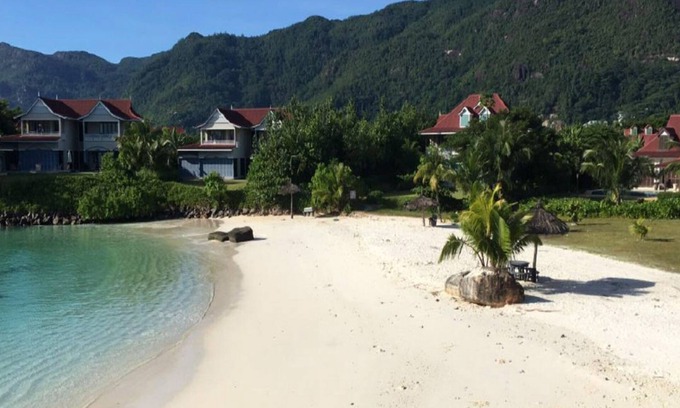 Mahe Island Condo | Eden Island - 3 bedroom en-suite penthouse condo with large veranda near beach