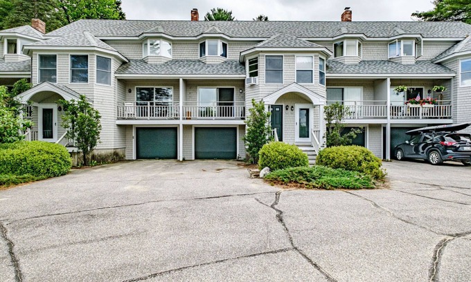 Bethel Condo | Eden Ridge Condo - Newly renovated Bethel Condo. Close to downtown, sleeps 6, views