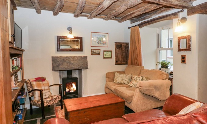 Duddon Valley Cottage | EDEN VALE, pet friendly, with hot tub in Broughton-In-Furness