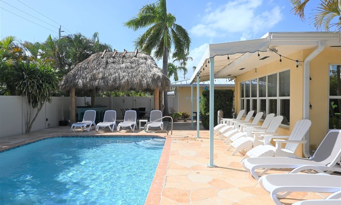 Lauderdale-by-the-Sea House | Edens Reef- 5BR/5.5 bath home with pool, tiki huts close to BEACH