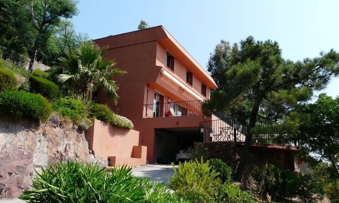 Theoule-Superieur Villa | EdenVic Villa by the sea. Private estate with 2 brothers creek