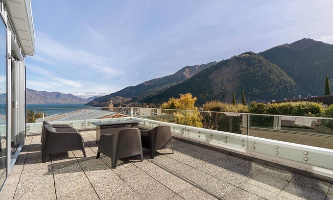 Queenstown City Centre Apartment | Edgar Rise, 500m from Queenstown CBD