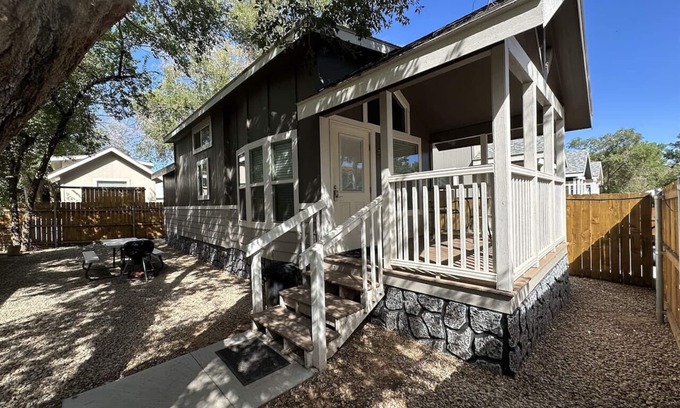 Moab House | Edge of the Desert Moab Rim Cabin #16