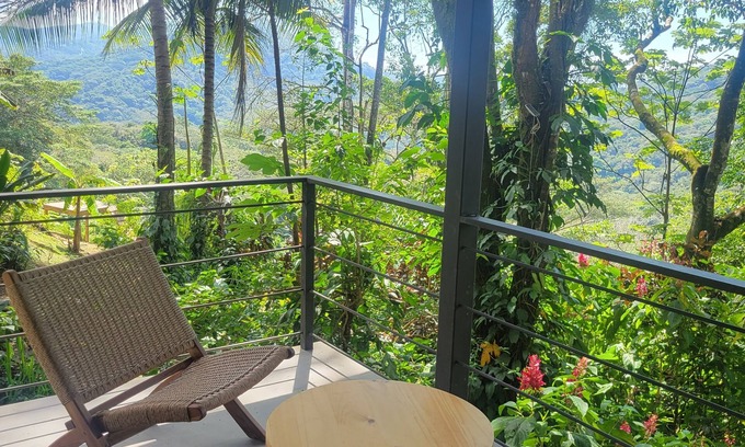Dominical House | Edge of the World Cabin & Cabana - 10 minutes to Pacific Ocean & On site