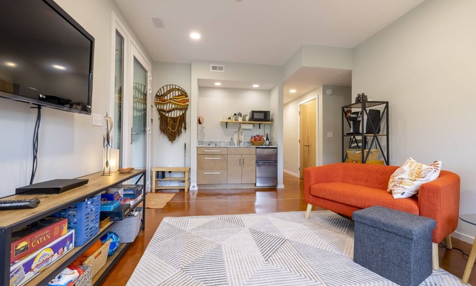 Blacksburg House | Edge of Town Oasis