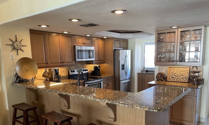 Miramar Beach Condo | EDGEWATER BEACH CONDOMINIUM UNIT 410/FREE BEACH SERVICE!!SO CLOSE TO THE BEACH!!