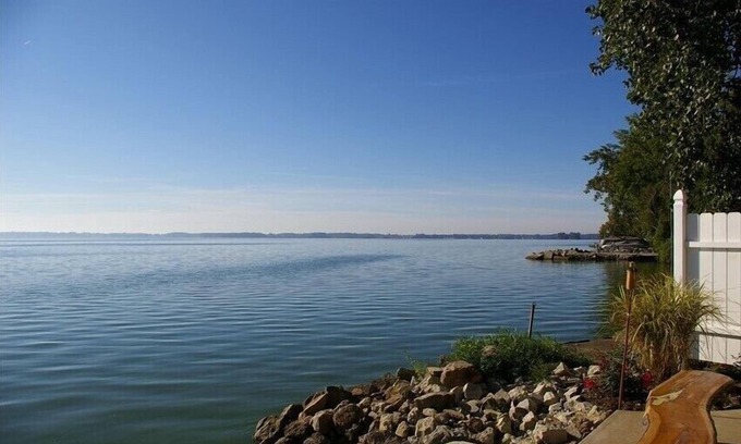 Celina Cottage | Edgewater Cottage - Private Lakefront Getaway