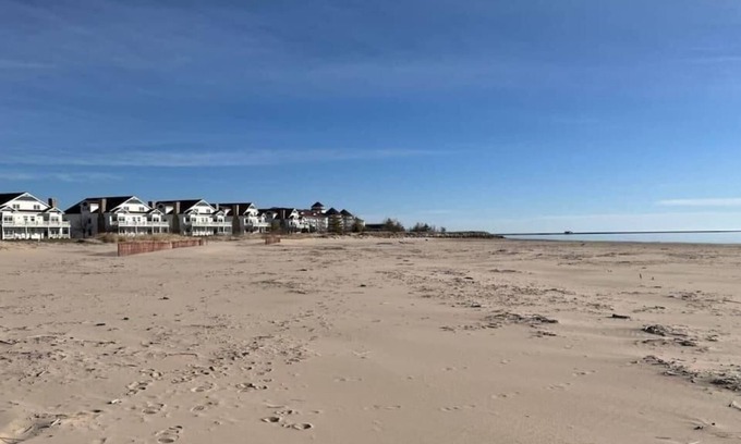 Sheboygan Condo | Edgewater Escapes. Steps to the beach - sleeps 10!
