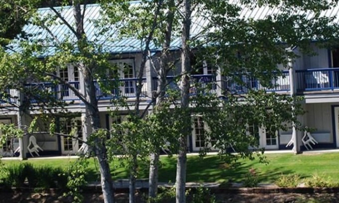 Shady Cove Hotel | Edgewater Inn Shady Cove
