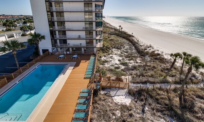 Panama City Beach Apartment | Edgewater - Windward 400 - Panama City Beach, FL (VA)