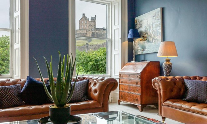 Old Town Apartment | Edinburgh Castle Suite - The Edinburgh Address