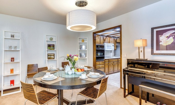 Edmond House | Edmond Townhome w/Pool Access Near Arcadia Lake!