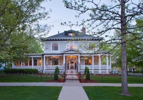 Old Town West Hotel | Edwards House