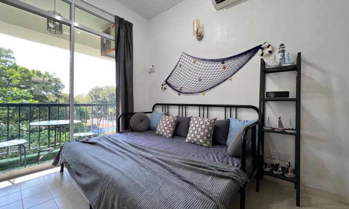 Batu Ferringhi Apartment | EE's Beach House - Homestay 3 min walk to beach