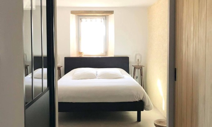 Blanquefort-sur-Briolance House | Een Leuke Gîte met Gezellige Eet/zithoek, Sanitaire Voorzieningen en een Keuken