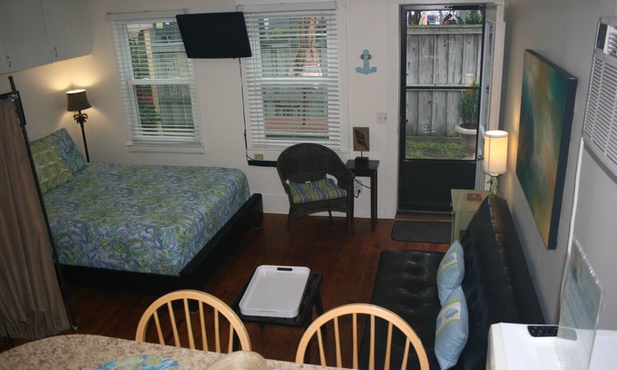Wrightsville Beach Apartment | Efficiency Apartment in the Heart of Wrightsville Beach