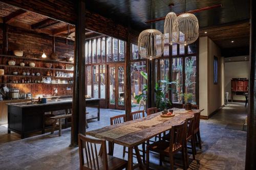 Hangzhou House | Eight Blessings Inn