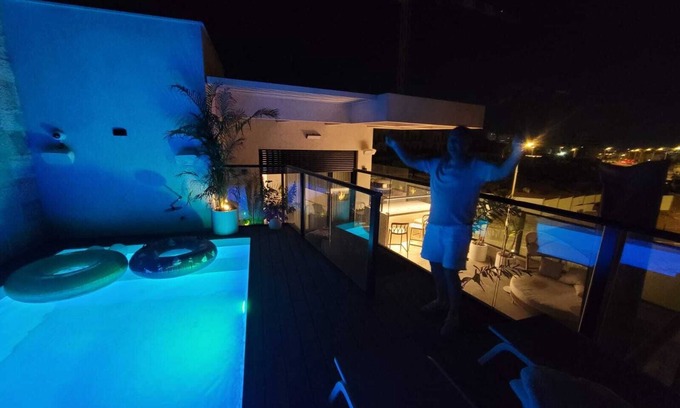 Eilat Apartment | Eilat, Penthouse with pool, 4bed, living room, terrace, kosher BBQ for Passover