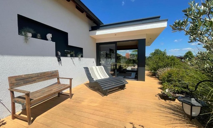 Bad Salzungen House | Einzigartiges Haus mit Pool großem Garten und Kamin