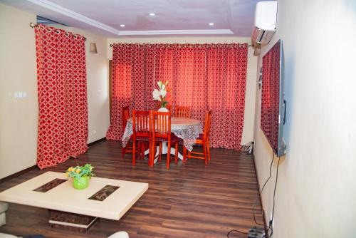 Douala Apartment | EIREANN HOUSE Yassa