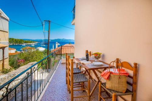 Gaios House | EIRINI's SEA VIEW HOUSE