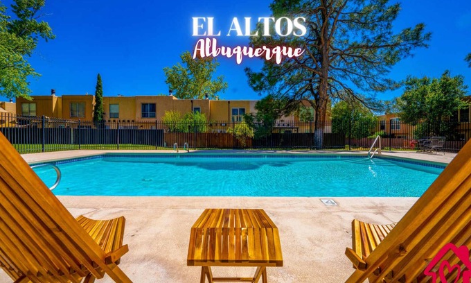Northeast Heights House | El Altos - An Irvie Home with Summer Pool