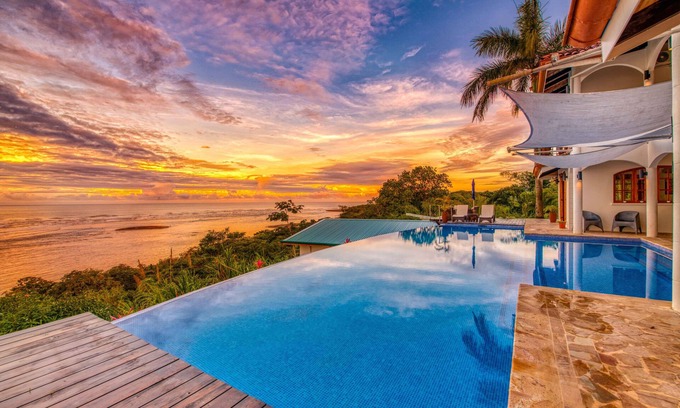 Playa Tortuga Hotel | El Castillo Boutique Luxury Hotel