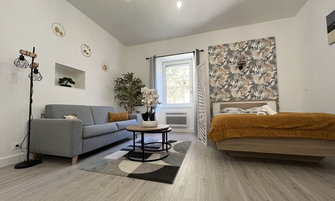 Tournon-sur-Rhone Apartment | El Castillo - Tournon-sur-Rhône