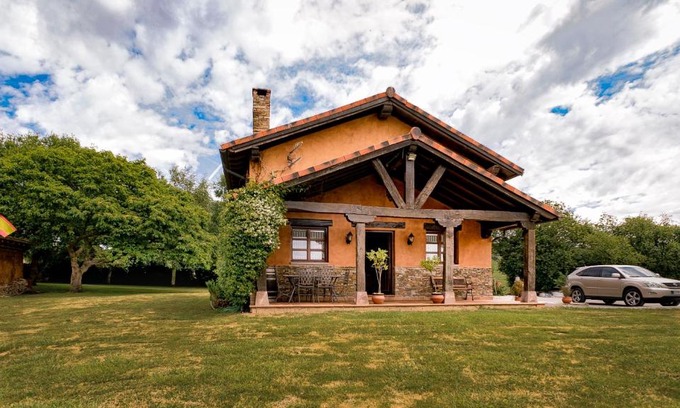Santillana del Mar House | El Cierruco