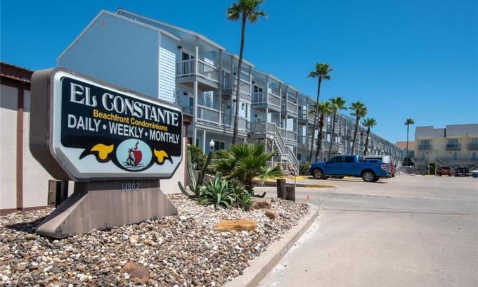 Corpus Christi House | El Constante 101K