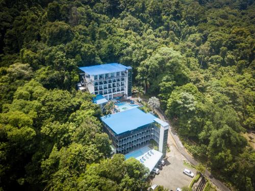Manuel Antonio Hotel | El Faro Containers Beach Hotel