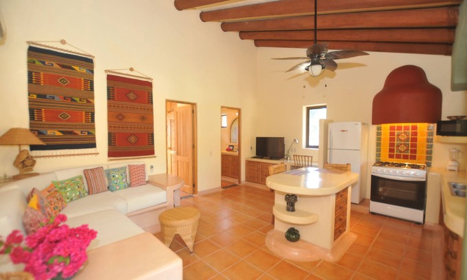 Playa Las Gatas Apartment | El Mango One Bedroom Apartment at Villas Los Arcos