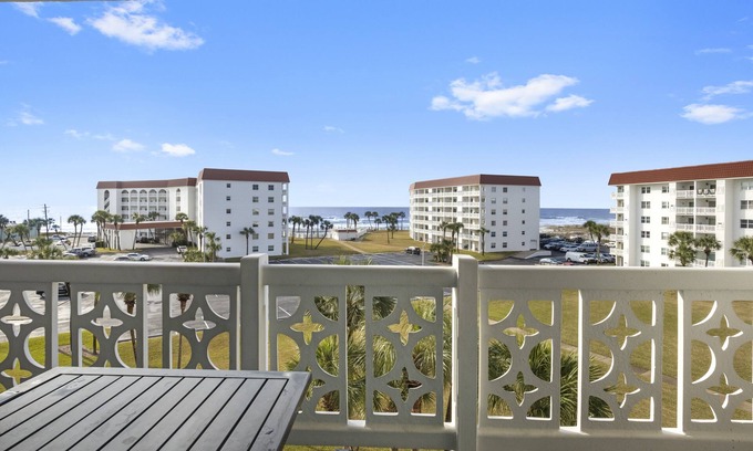 Fort Walton Beach Condo | El Matador 155 by Alicia Hollis Rentals Open MDay FREE TICKETS! $300/Day