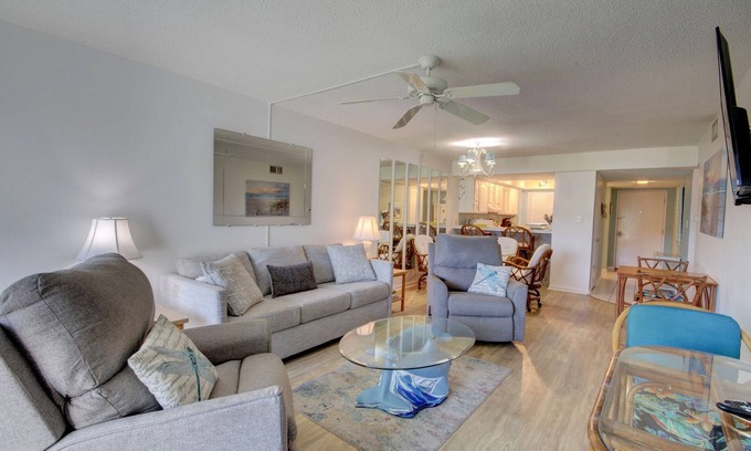 Fort Walton Beach Condo | El Matador 217 - FREE TICKETS! Your stay includes free tickets to many area attractions!