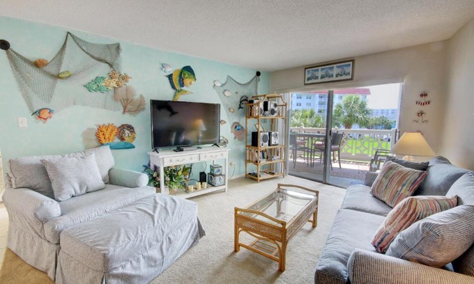 Fort Walton Beach House | El Matador 235 - Beautiful views of the courtyard and Gulf of Mexico