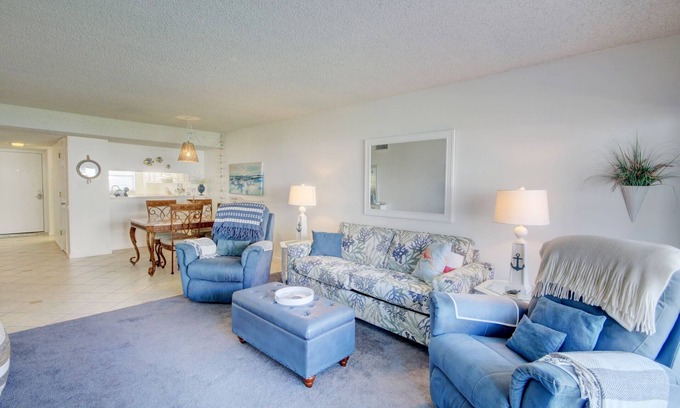 Fort Walton Beach Condo | El Matador 328 - FREE TICKETS! Your stay includes free tickets to many area attractions!