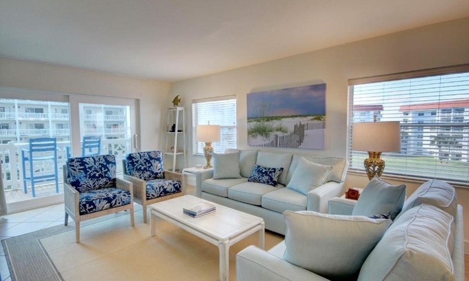Fort Walton Beach House | El Matador 349 - Beautiful views of the pool and Gulf of Mexico