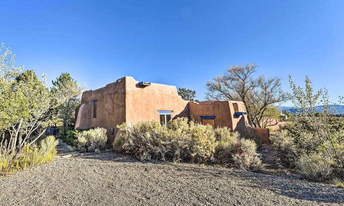 El Prado House | El Prado Home w/Hot Tub, Panoramic Mtn Views